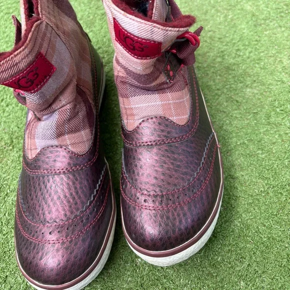 UGG kids Plaid and Burgundy Boots - Picture 3 of 7